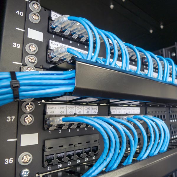 cables-ethernet-panel-ruta-armario-rack_op